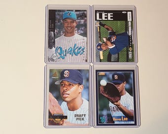 Lote de 4 tarjetas de béisbol de Derrek Lee de 1994: Rookies, Upper Deck, Pinnacle y Score