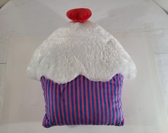 16 x 16 inch plush stuffed Cupcake pillow, good condition