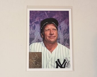 Mickey Mantle 2011 Topps Chrome Mega Box Refractor #MBC1 – New York Yankees – MINT