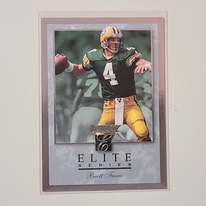 Brett Favre 1996 Donruss Elite Series Football Card serial numbered #ed 02410/10,000