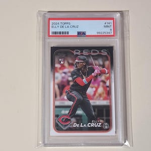 Tarjeta de béisbol de novato RC de Topps 2024 de Elly De La Cruz calificada como PSA 9 Mint