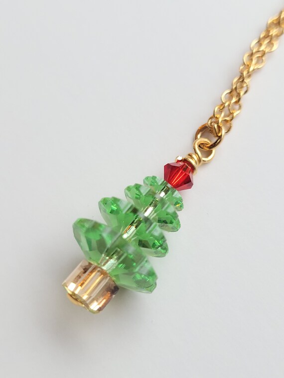 Autentico Swarovski Medio Cristallo Verde Albero di Natale Albero di Natale Orecchini - Fili d'orecchio pieni d'oro & Sterling Argento Auricolari - Italia