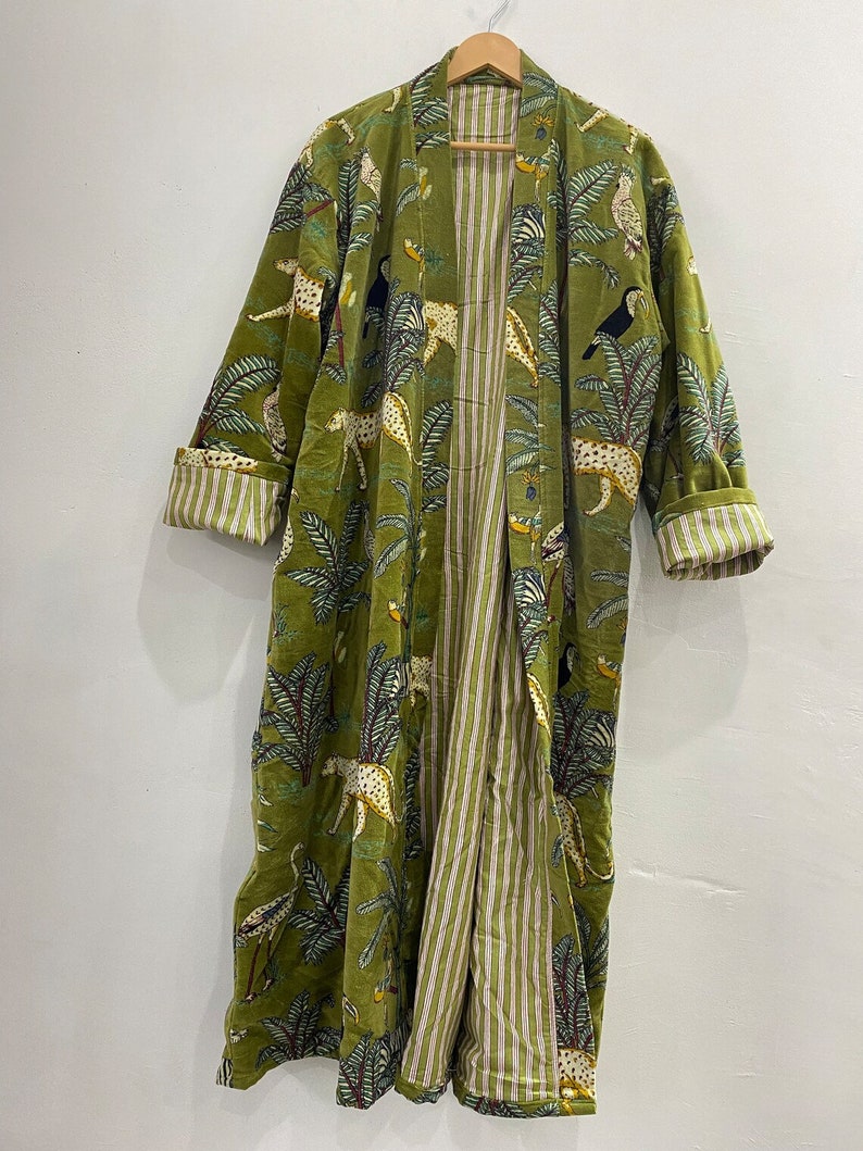 Grüner Dschungel-Print Samt-Kimono-Roben, Morgentee-Samtmantel, Brautjungfern-Robe, Frauen tragen Baumwoll-Samt-Robe, Samtjacke, Braut-Robe Bild 4