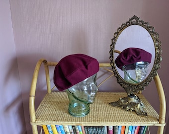 Beautiful Parisian beret winter hat, classic winter hat, vintage felt wool blend hat, french rich purple beret, 1990s retro beret