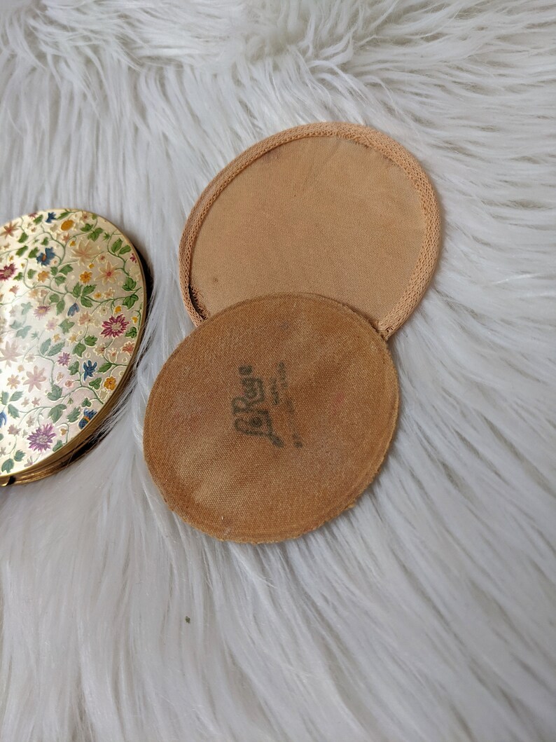 beautiful 1950/'s Le Rage powder compact multi colour flowers gold tone lacquered floral design