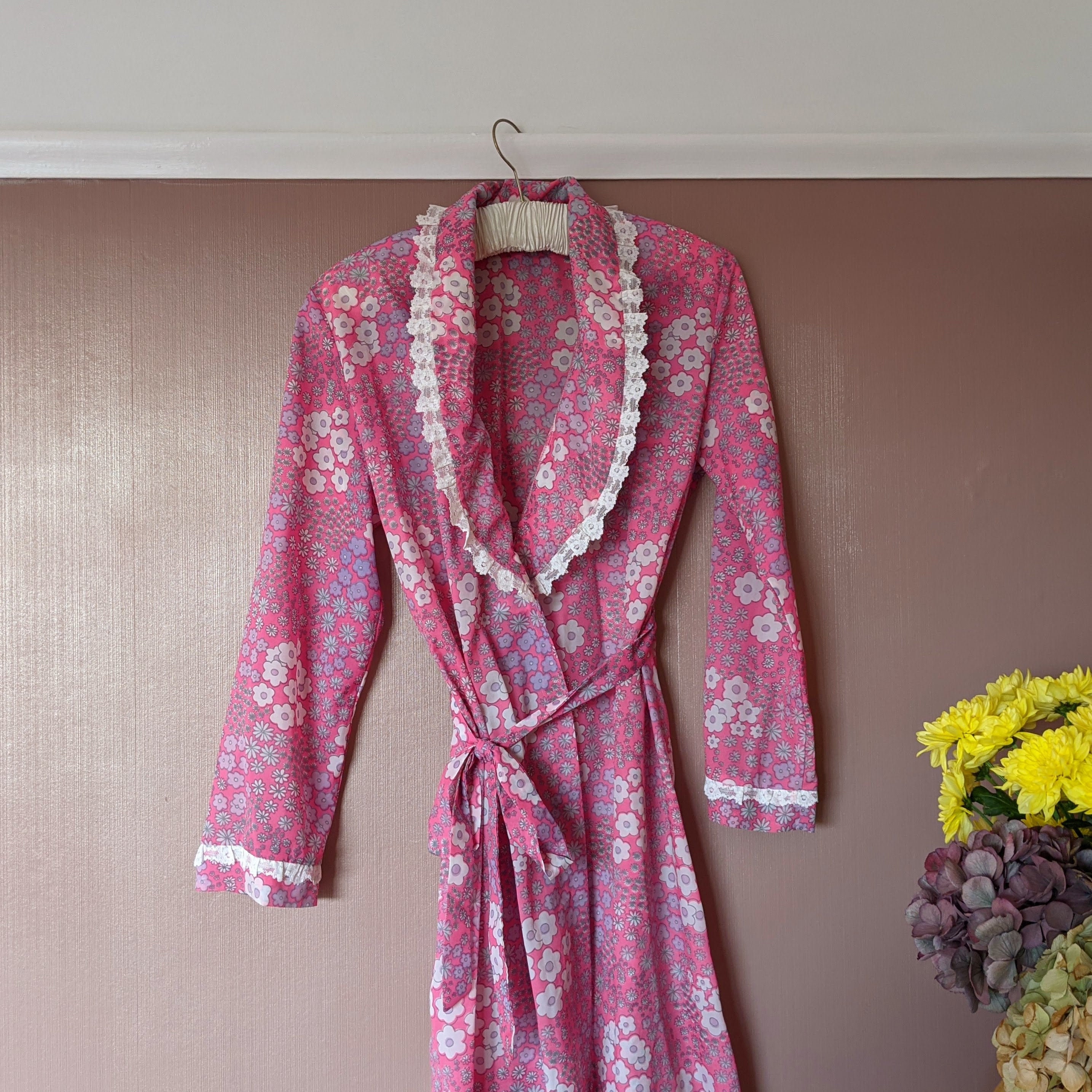 Stunning Pink Floral Robe With White Lace Trim Size M Pink - Etsy UK