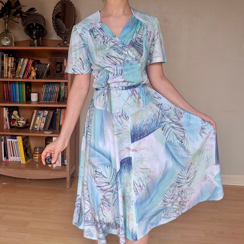 vintage aqua blue dress midi pleat dress blue vintage dress 1980s aqua blue palm leaf pattern swing dress 1980s vintage dress size UK14