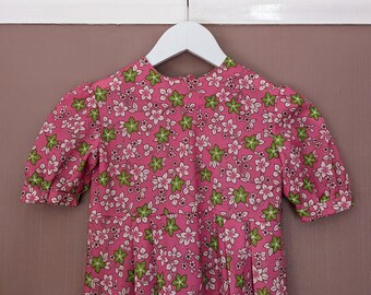 Vestido vintage de niña de las flores, años 70: vestido midi rosa con mangas abullonadas y flores - Edad 7-8