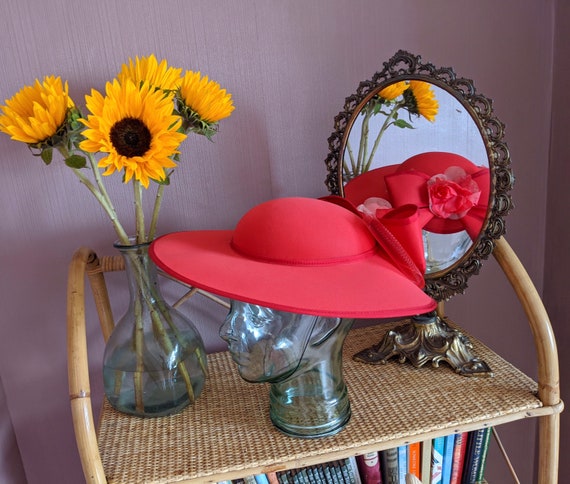 Vintage red formal hat with flower, 1980s formal … - image 4