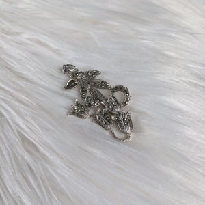 stunning silver tone floral brooch, bouquet brooch, 1990&#39;s silver tone pin, leafy design with lilies
