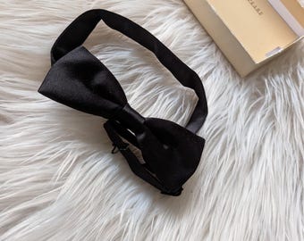 Czarna muszka w stylu vintage w pudełku | Formalna muszka Folkespære | Regulowana muszka satynowa | Klasyczna kreacja wieczorowa | Gotowa na prezent