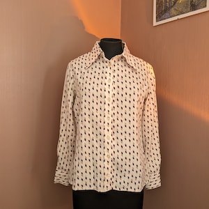 beautiful white blouse with pink and burgundy geometric pattern, size S, 1970&#39;s pattern shirt, 1970&#39;s collar shirt