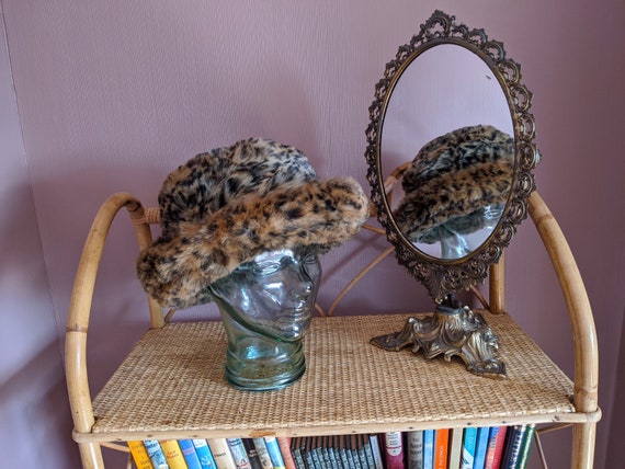 Stunning leopard print faux fur bucket hat, faux f