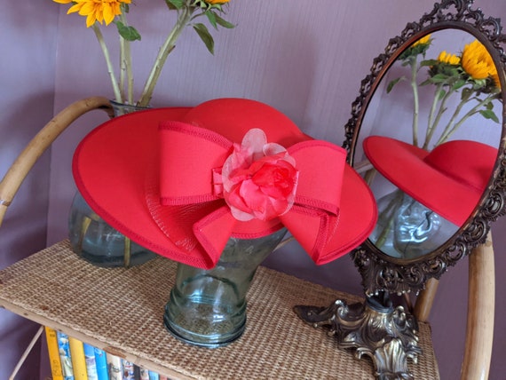 Vintage red formal hat with flower, 1980s formal … - image 3