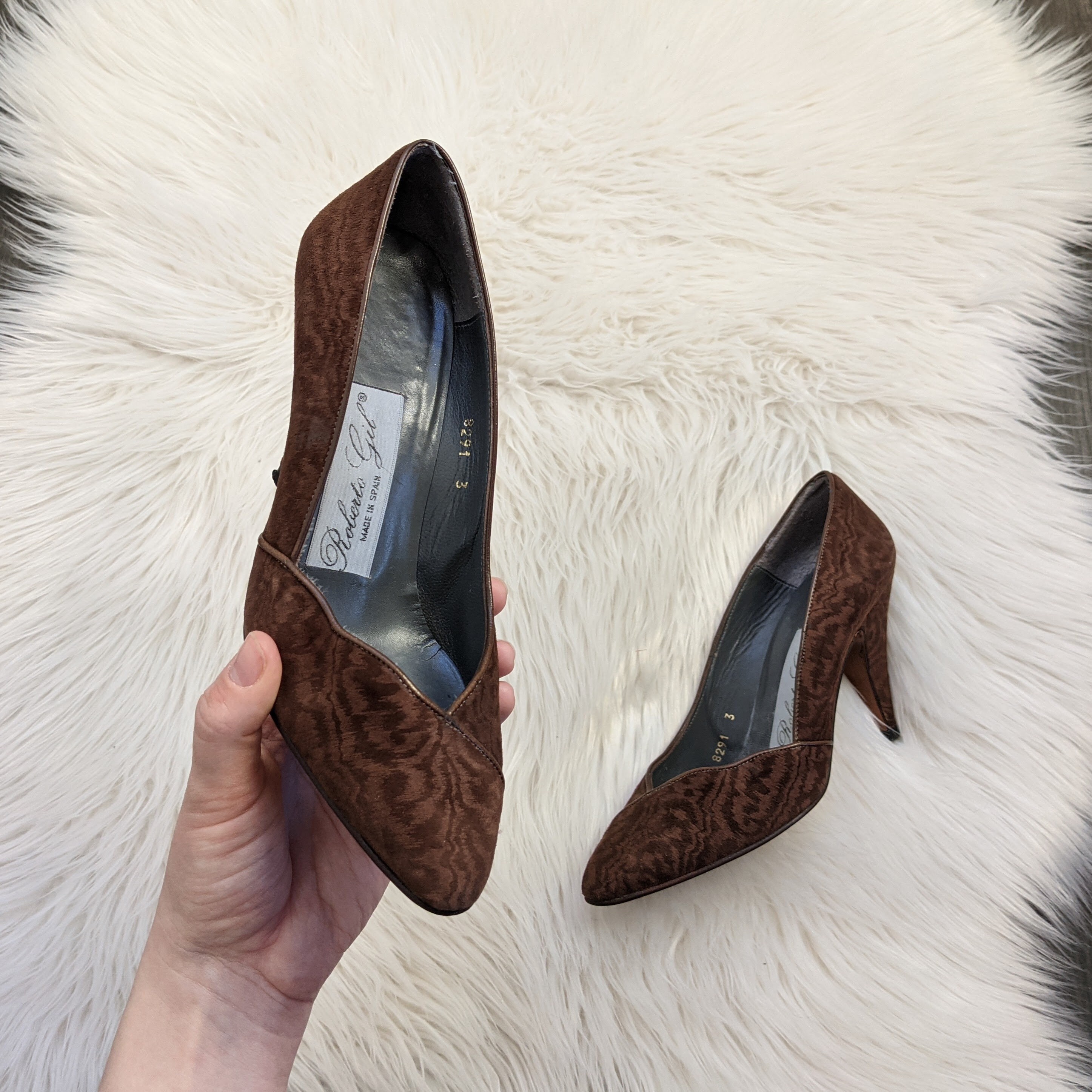 brown leather court shoes uk