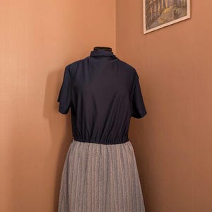 Vintage 1970s Navy and Tweed Pattern Dress with Bow Collar | Size UK 18