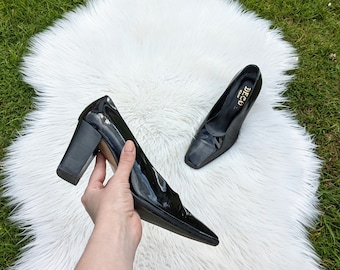 stunning black leather court shoes, size EU 36.5, Deco Milano court shoes, 1990's black heels