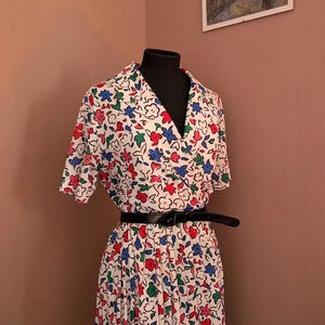 Vintage Floral Print Wrap Dress - Size 12 - Chic and Feminine