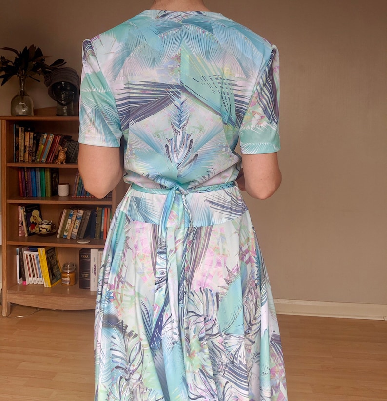vintage aqua blue dress midi pleat dress blue vintage dress 1980s aqua blue palm leaf pattern swing dress 1980s vintage dress size UK14