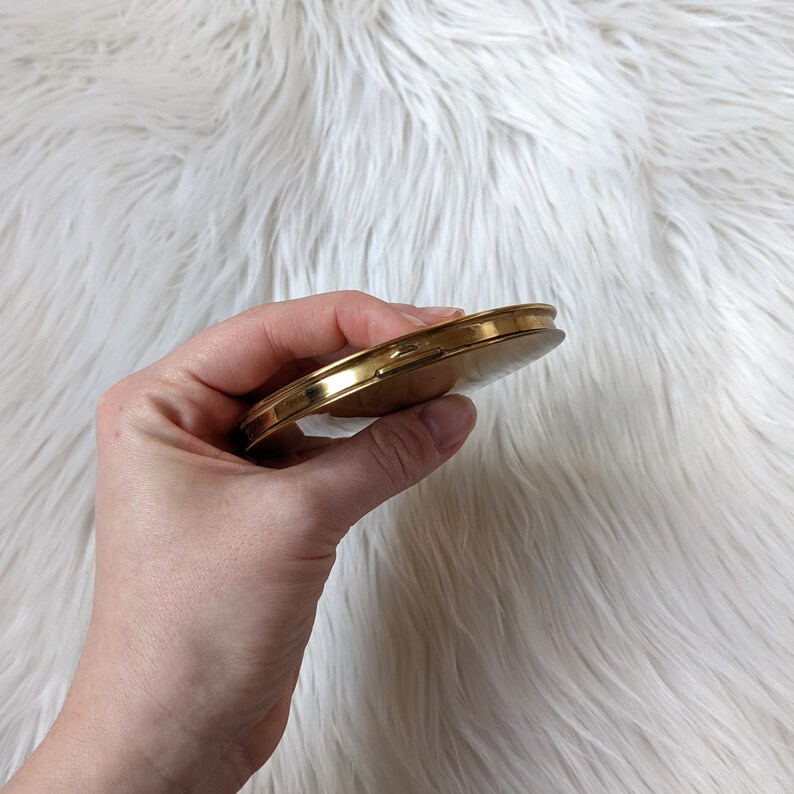 beautiful 1950/'s Le Rage powder compact multi colour flowers gold tone lacquered floral design