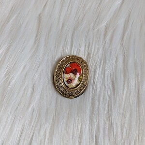 stunning gold colour scarf clip, floral design scarf clip, gold floral scarf clip, gold floral brooch