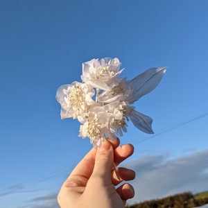 white corsage flower, lace flower, flower for formal hat, occasion, formal, flower to wear in hair