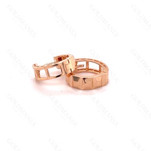 14K Gold Ridged Huggie Creolen, facettierte Huggies, Echtgold Ohrringe für Frauen, kleine Klappcreolen, 14K Gelb, Weiß und Roségold