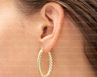 14K Yellow Gold Twisted Oval Hoop Earrings (32x20mm)