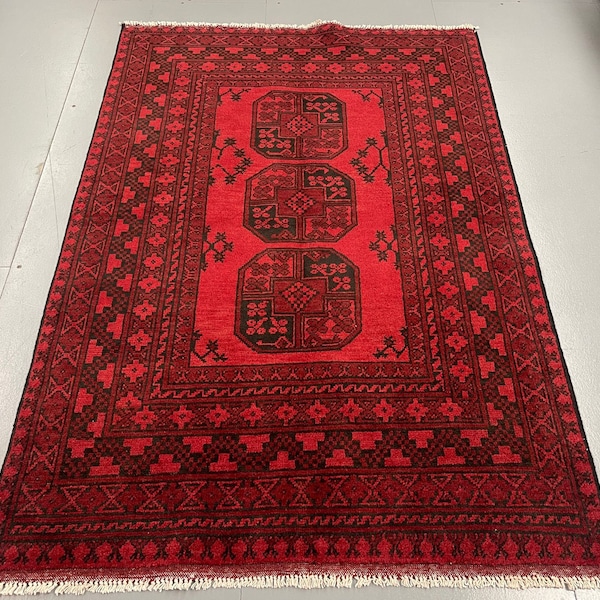 Handmade Afghan Aqchae Rug  171cm x 119cm / 5ft 7in x 3ft 11in / Handsoun Wool / Vegetable dyed