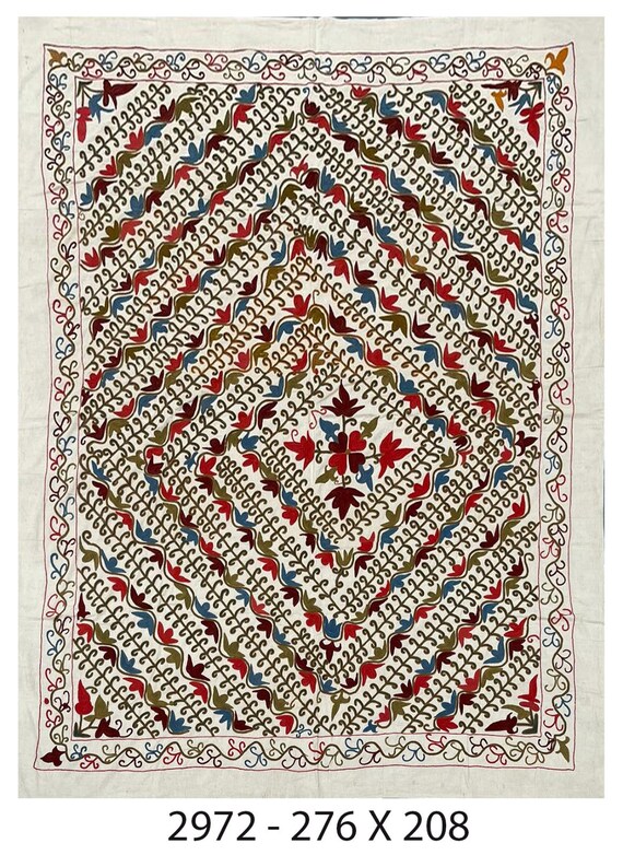 Embroidered Suzani Throw (222 x 148 cm) Embroidered Suzani Throw (222 x 148 cm)