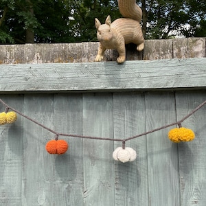 Halloween knitted pumpkins hanging wall fall home decor garland , fall pumpkin decorations , thanksgiving decor , pumpkin autumn home decor