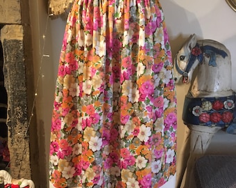 Cute Vintage 80s Floral Multicoloured Skirt Size 10 Indie Boho Hippie Bohemian Preppy