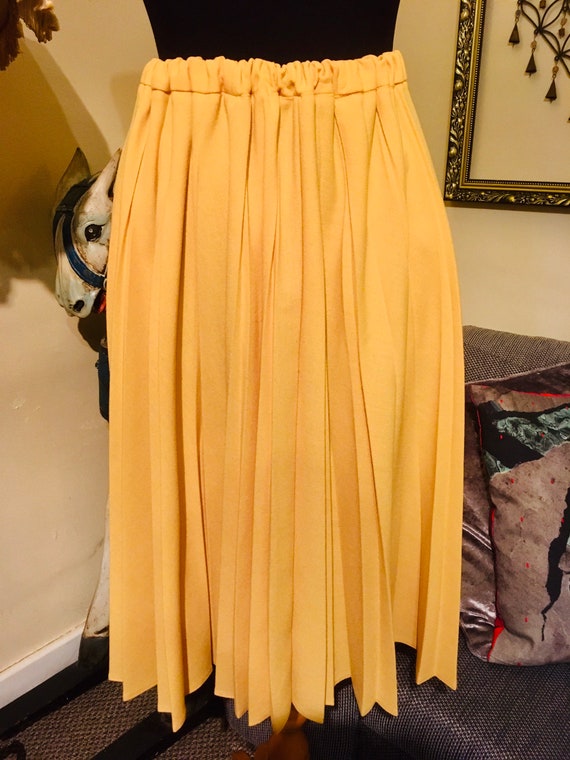 Cool Vintage 80s Canary Yellow Pleated Skirt Size 