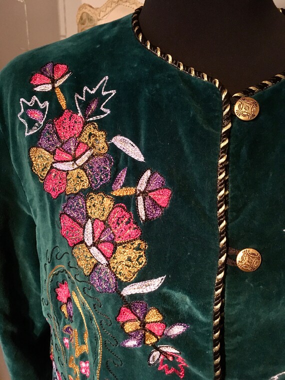 Amazing Embroidered Emerald Green Velvet Jacket S… - image 5