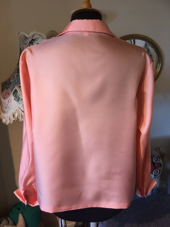 Pretty Vintage Embroidered Salmon Pink Blouse Siz… - image 7