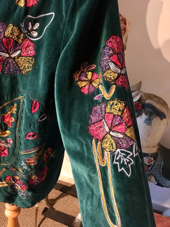 Amazing Embroidered Emerald Green Velvet Jacket S… - image 7