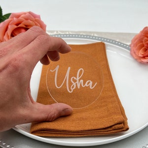 Acrylic Place Card Names, Custom Round Table Setting Name Signs, Personalized Engraved Names, Wedding and Event Party Decoration Name Tags