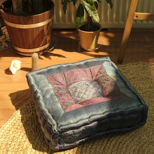 Square meditation velvet cushions