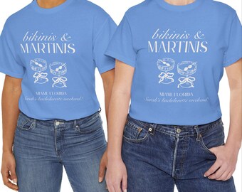 Camiseta de despedida de soltera con bikinis y martinis