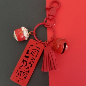 ATTRACT DESIRES Maneki Neko Key Chain | Chinese Luck Talisman & Lucky Cat Key chain charm | Japanese Luck Charm | Cute kawaii Maneki Neko