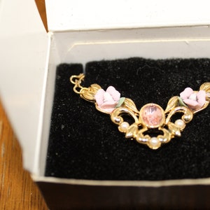 Vintage Avon 1996 pink lace necklace