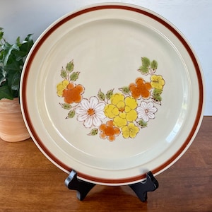 Vintage Interpur Stoneware Dinner Plates: Yellow Flower Garden Set
