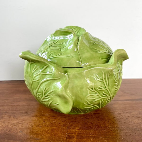 Vintage Holland Mold Green Cabbage Covered Serving Bowl, Has few very small CHIPS on inner side of the lid