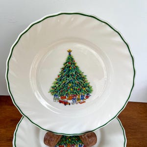 Vintage Set of 4 “Noel” Salad Plates Porcelle by House of Salem, Christmas Dinnerware