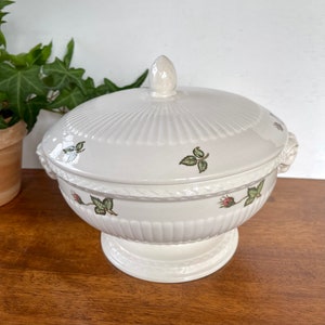 WEDGWOOD Edme China MOSS ROSE T432 pattern Covered Vegetable Serving Bowl Casserole