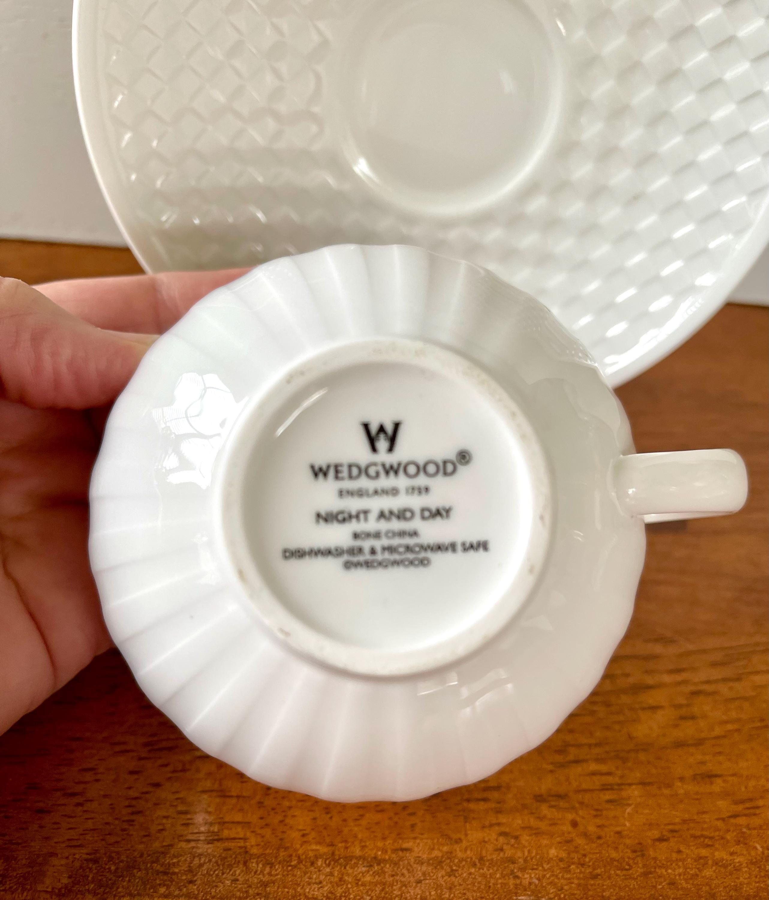 ナイト＆デイ　カップ＆ソーサー　プレート　ペア Wedgwood Night and Day Bone China Cup and Saucer Set of 4 - Etsy