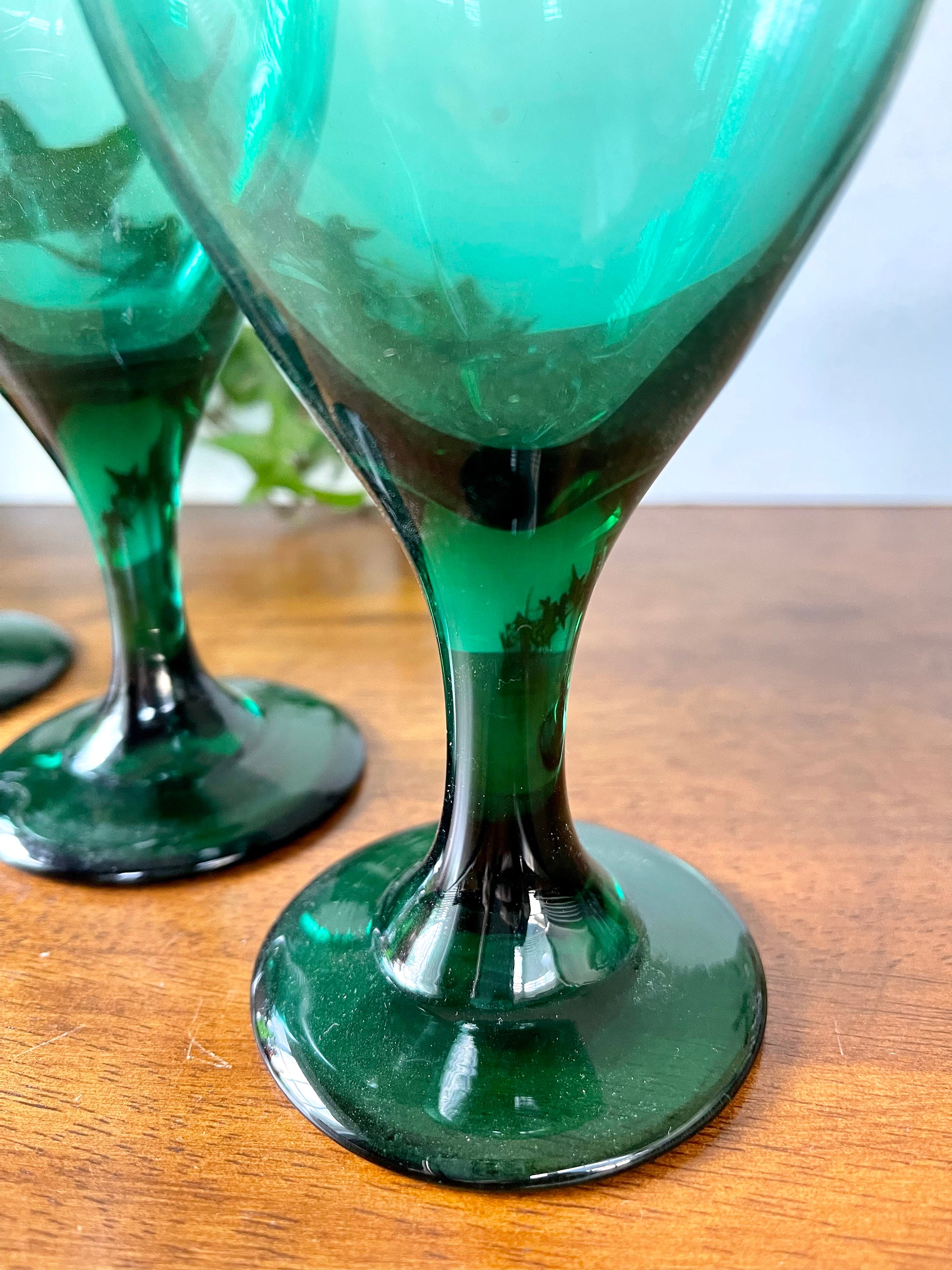 4 Libbey Green Wine Juniper Glasses Green Stemware Vintage Etsy