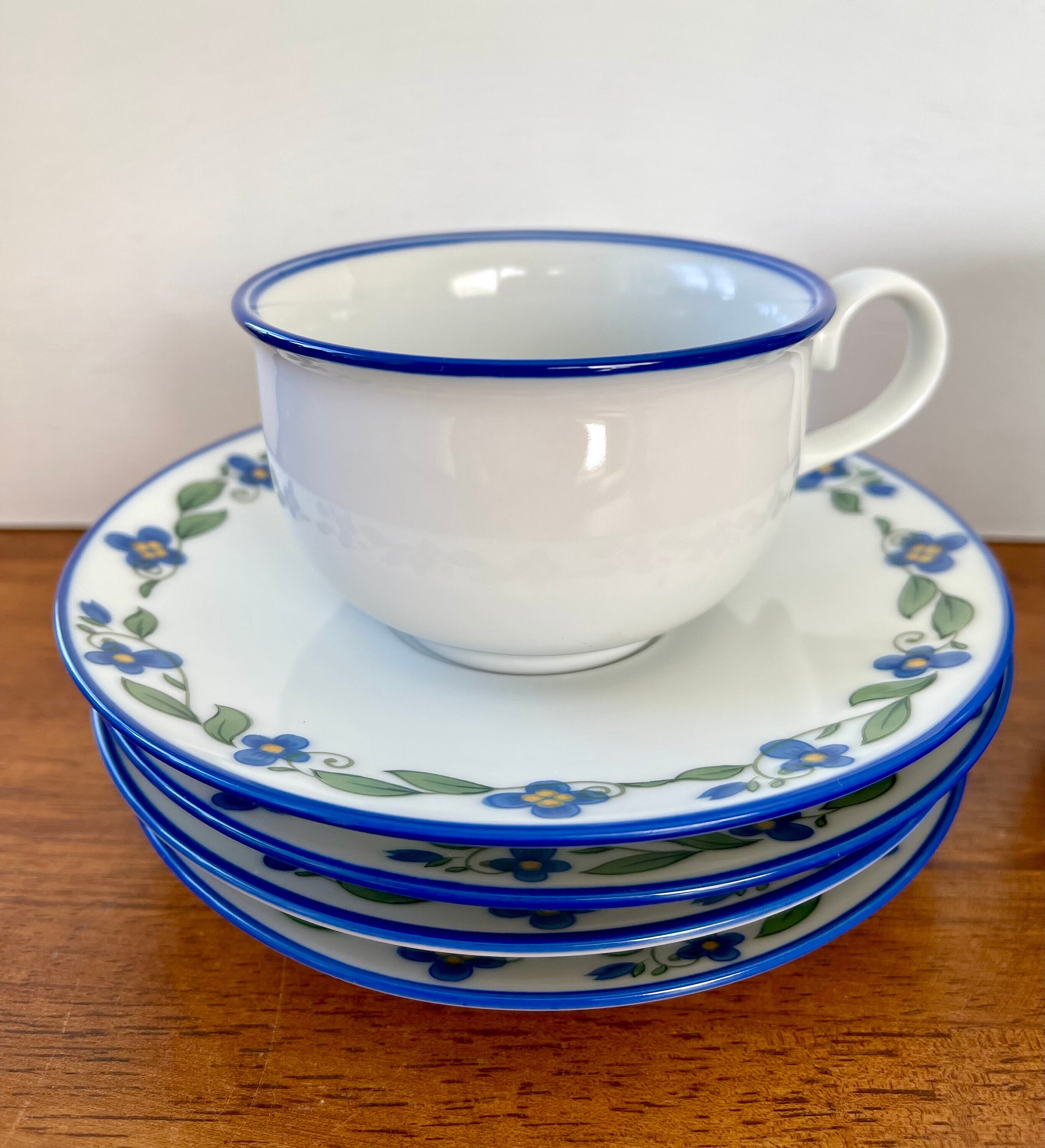 Dansk Provence Set of 4 Cups and Saucers Wild Flowers Blue