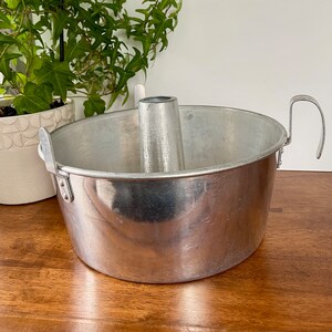10 inch 2024 tube pan
