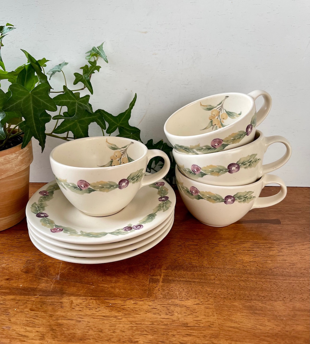 ★レア　非売品★【WWF 森林保護】フェーブ　フルセット　フランス雑貨 Vintage Pfaltzgraff Jamberry Flat Cups and Saucers: Fruit Design
